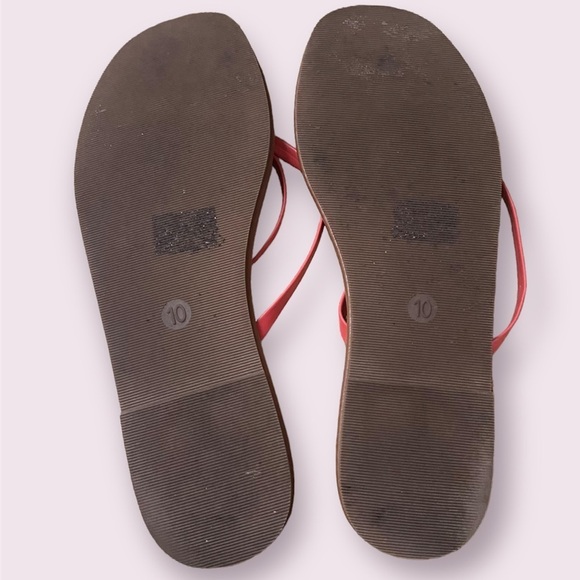 Shade & Shore Flip Flops, Coral Straps - Picture 3 of 3
